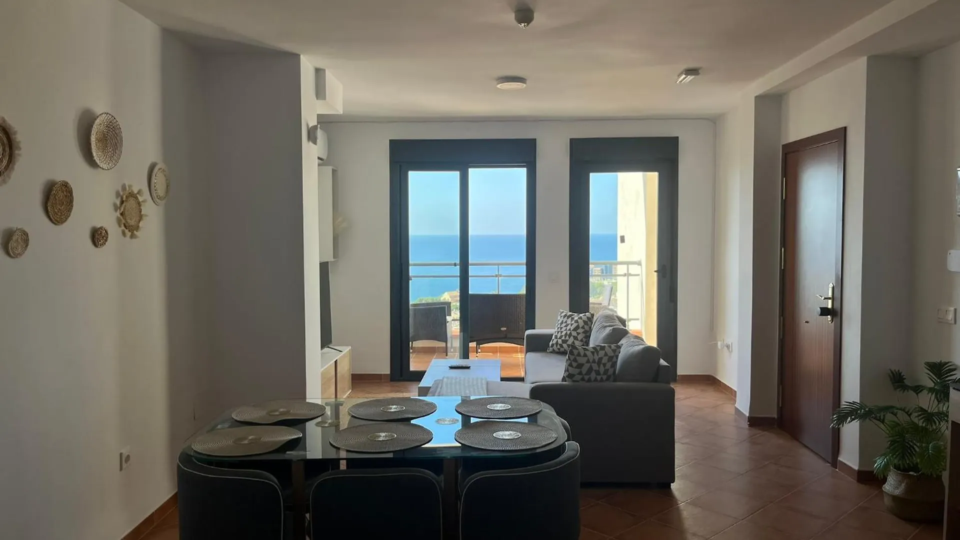 Espacioso Duplex Con Terraza Y Vistas Aguadulce