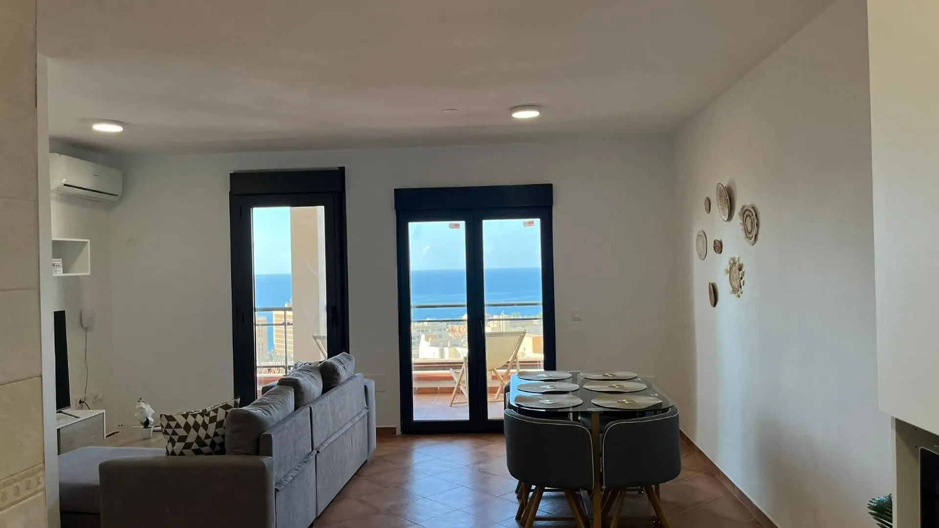 Espacioso Duplex Con Terraza Y Vistas Aguadulce  Spanje