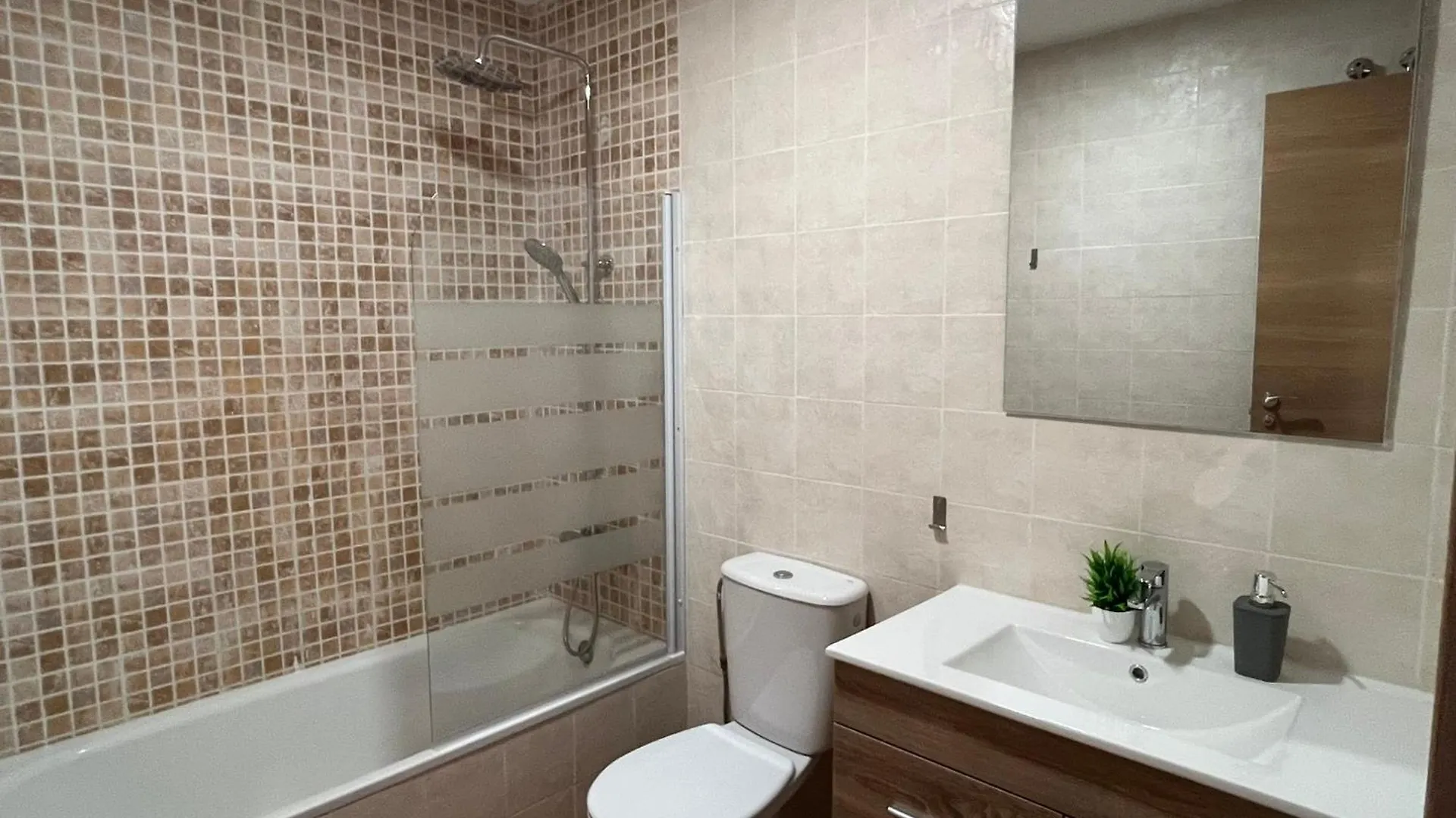 Espacioso Duplex Con Terraza Y Vistas Aguadulce  0*, Aguadulce (Almeria)