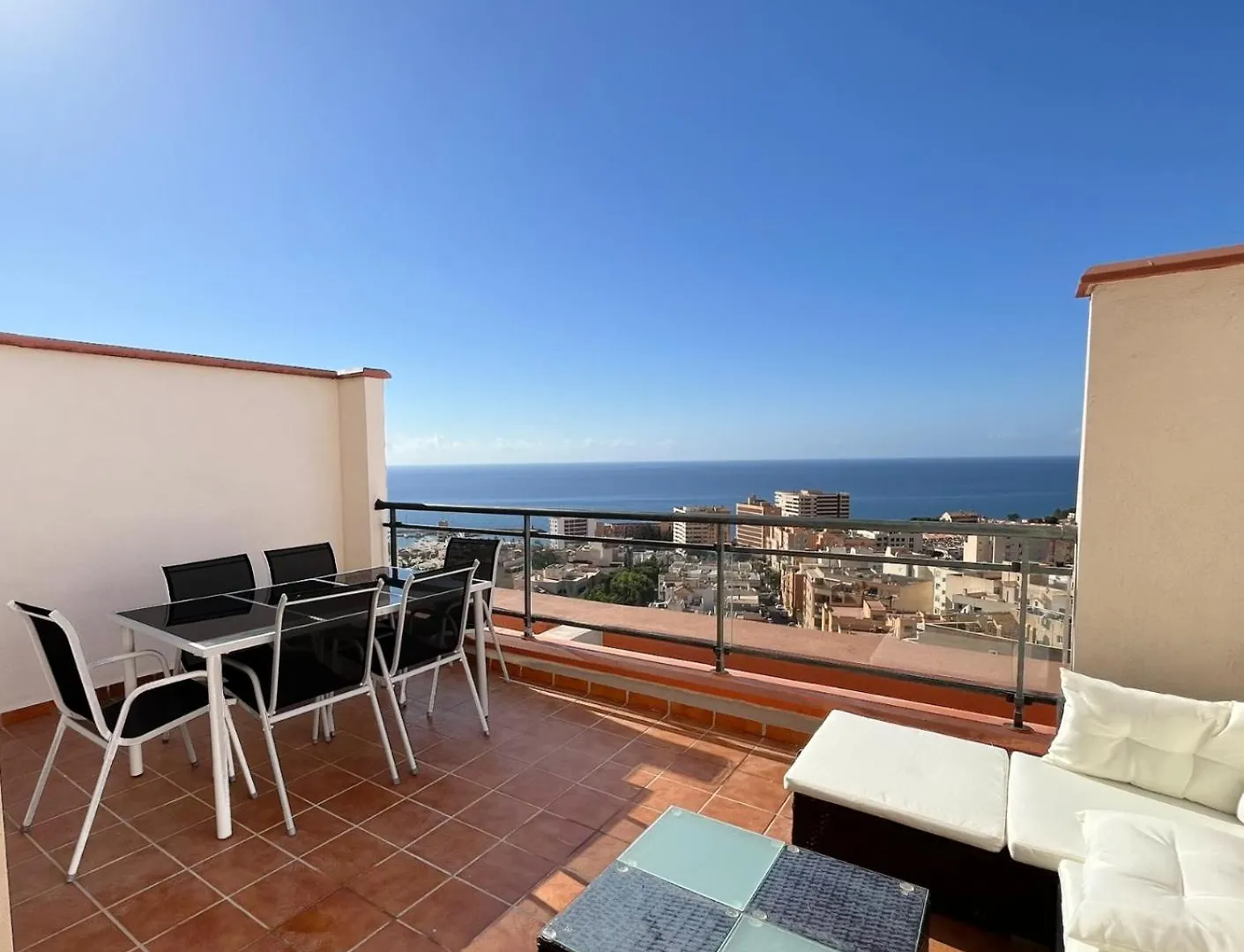 Espacioso Duplex Con Terraza Y Vistas Aguadulce